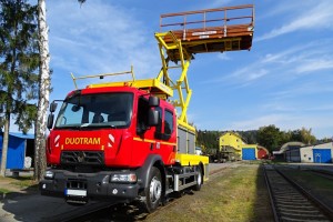 Horizontal reach, size, and loading capacity of the platform meet the demanding requirements for overhead line maintenance.