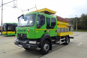 RENAULT NP is a special road vehicle equipped with scissor-type elevating work platform NPi 400. It is designed for use and driving on road and hard surfaces, as well as for work at heights, within reach of the work platform. Blocking of rear axle suspension enables vehicle stability during the elevating work platform operation.