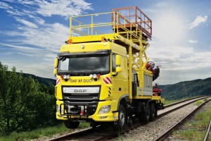 Road-Rail vehicle DAF XF DUO is equipped with fixed working platform, scissor type elevating platform, hydraulic loading crane and device for pulling contact wire. Scissor type elevating platform NP 400 allows full unlimited rotation around its axis.