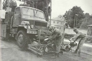 Kromě výše zmíněných výrobků dále vyrábíme ocelové konstrukce a mezi naše služby patří zkušební testování a svařování, obrábění, nátěrové a další práce.